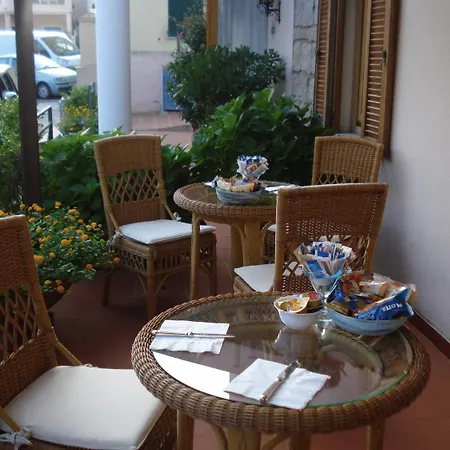 Hotell La Lampara 3*
